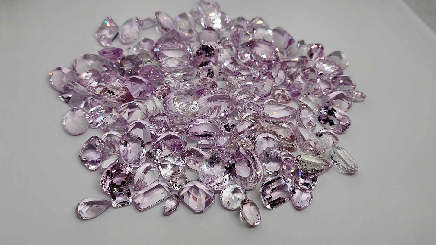 808 Carat Natural Pink Kunzite Gemstone Lot
