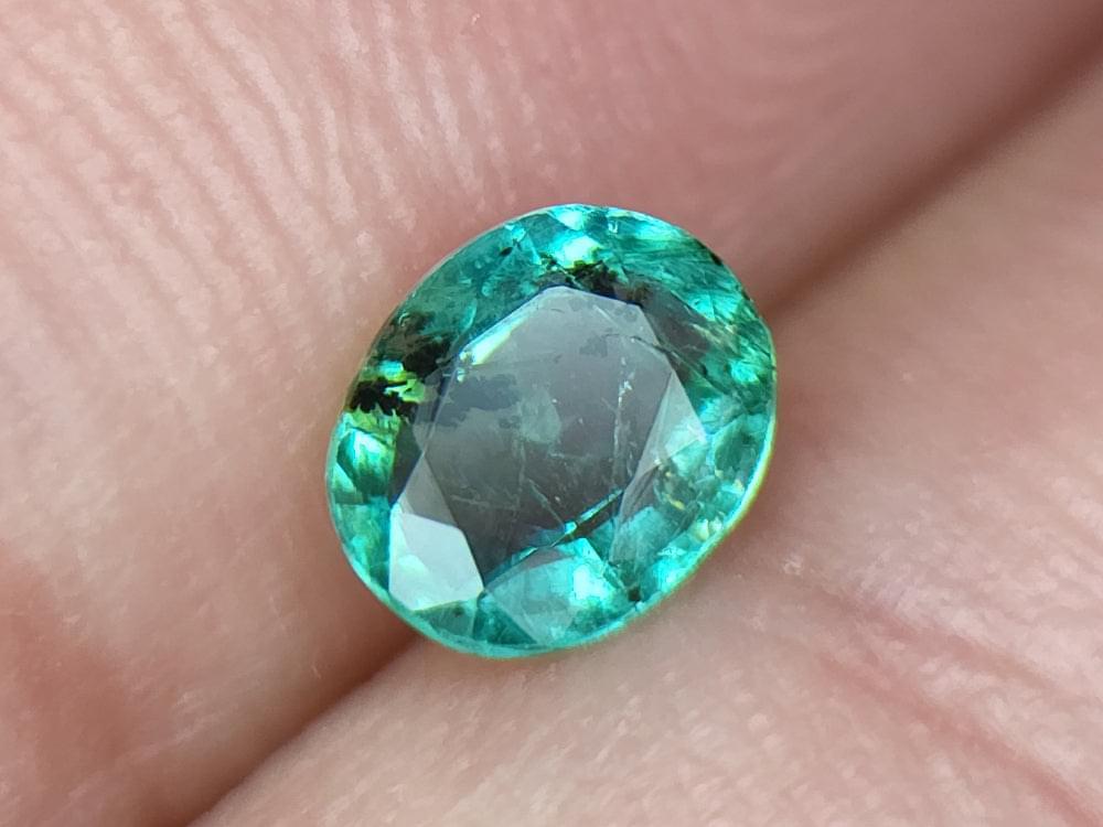 0.6ct natural emerald gemstones igczm184