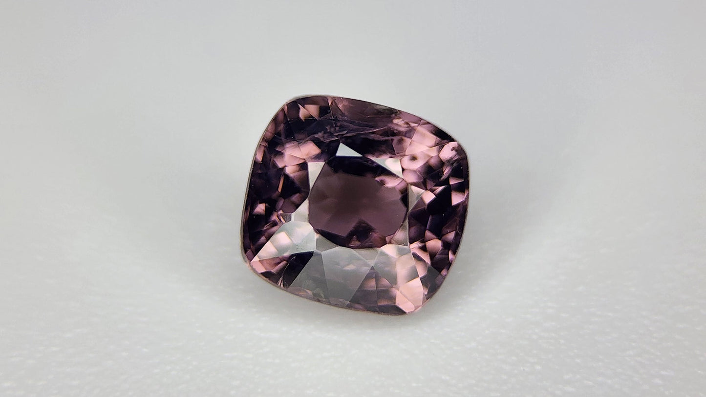 0.95Carats Natural Spinel Gemstone IGCAMAS127