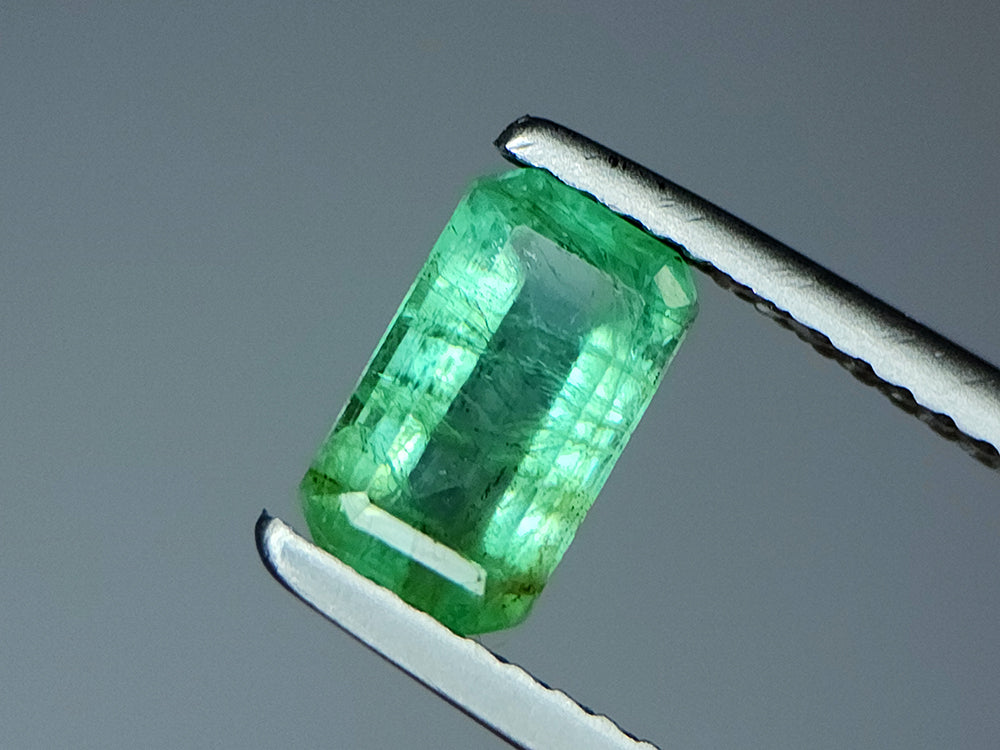 0.98 Crt Natural Emerald Gemstones IGCZZM262 - imaangems