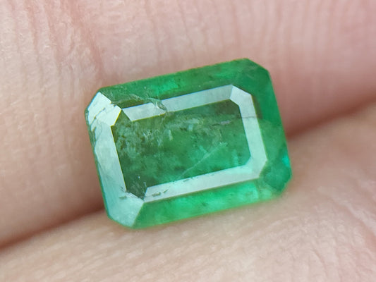 0.84ct natural emerald gemstones igczm115 - imaangems