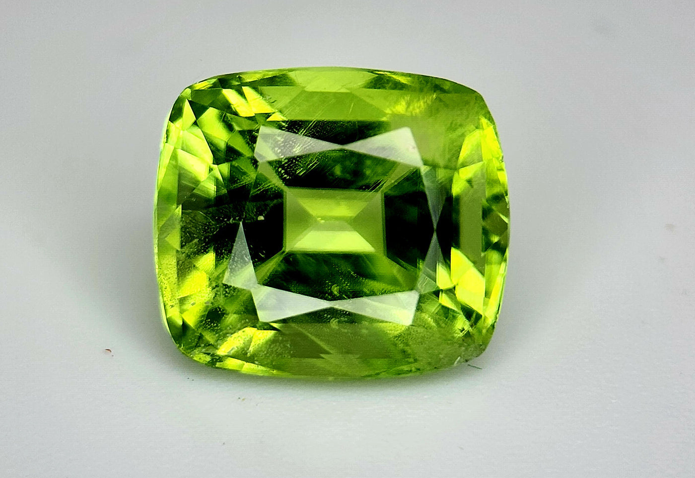 7.3CT NATURAL PAKISTAN PERIDOT STONES IGCPS15 - imaangems