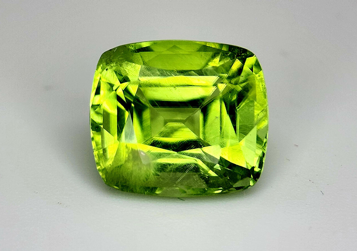 7.3CT NATURAL PAKISTAN PERIDOT STONES IGCPS15 - imaangems