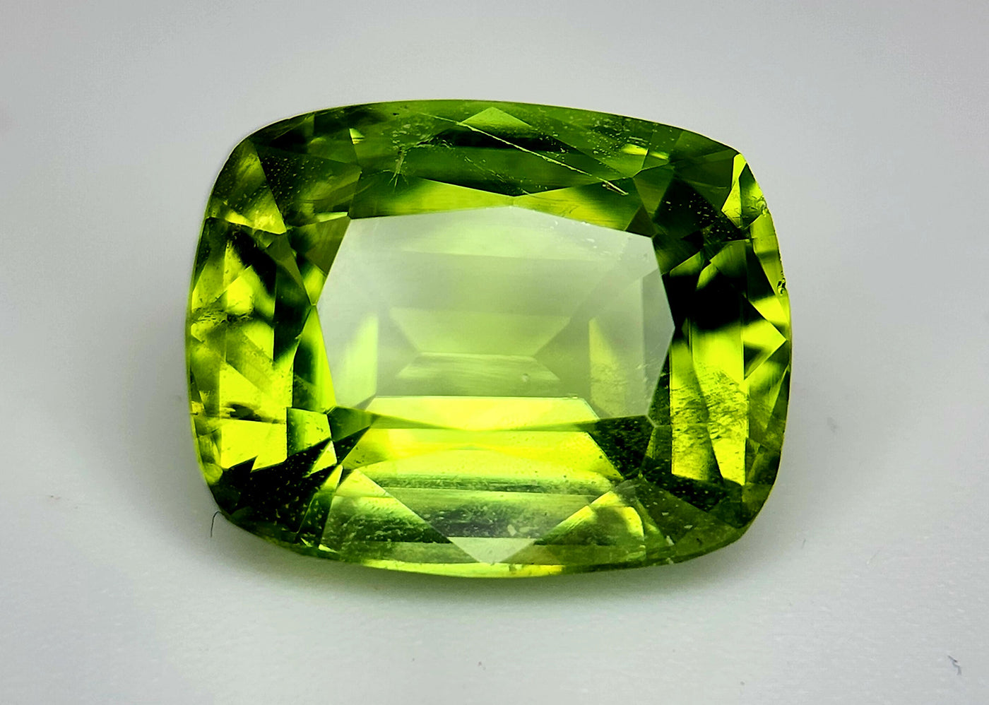 7.11CT NATURAL PAKISTAN PERIDOT STONES IGCPS16 - imaangems